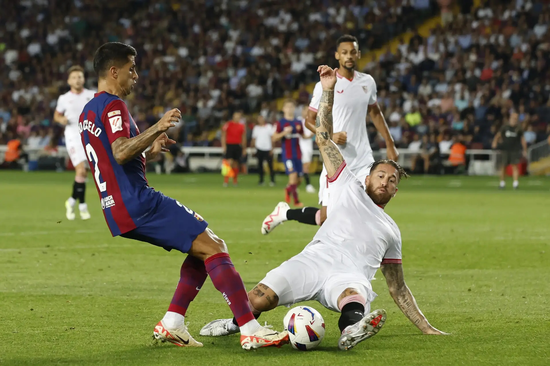 开云体育-包含塞维利亚再获胜利,欲夺得冠军宝座的词条