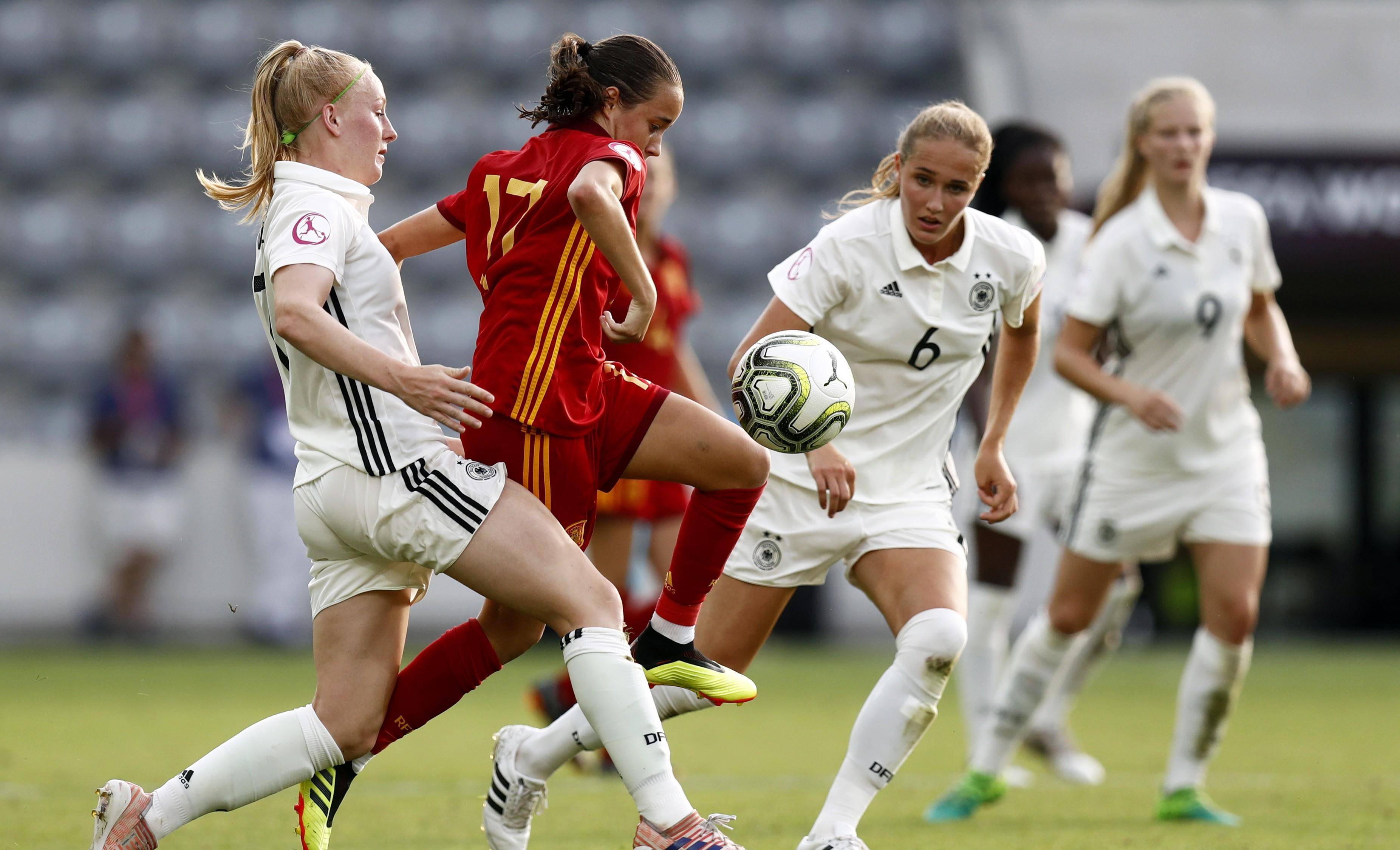 开云体育在线-关于职业足球赛事的迷人风采无法抵挡的信息