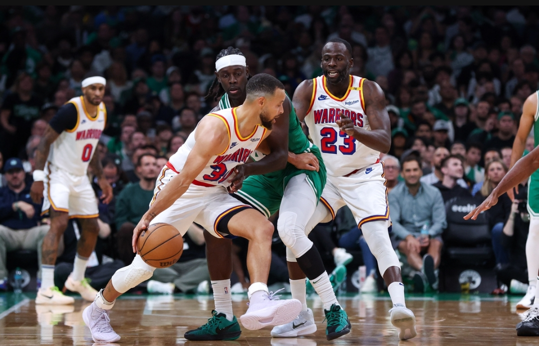 凯尔特人横扫火箭，拉文带队取胜