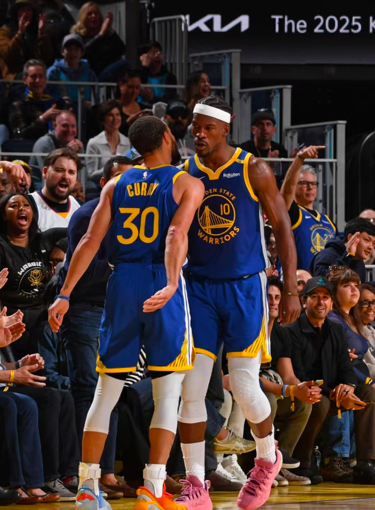 开云体育官网-勇士完胜火箭，拉文扛起全队