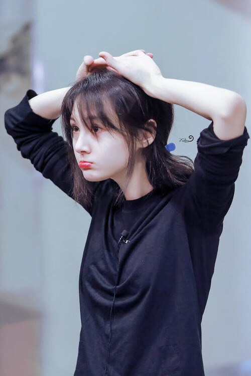 开云体育-窒息时刻，当恩比德爆发，凝固在活塞法则与公牛意志的永恒博弈里