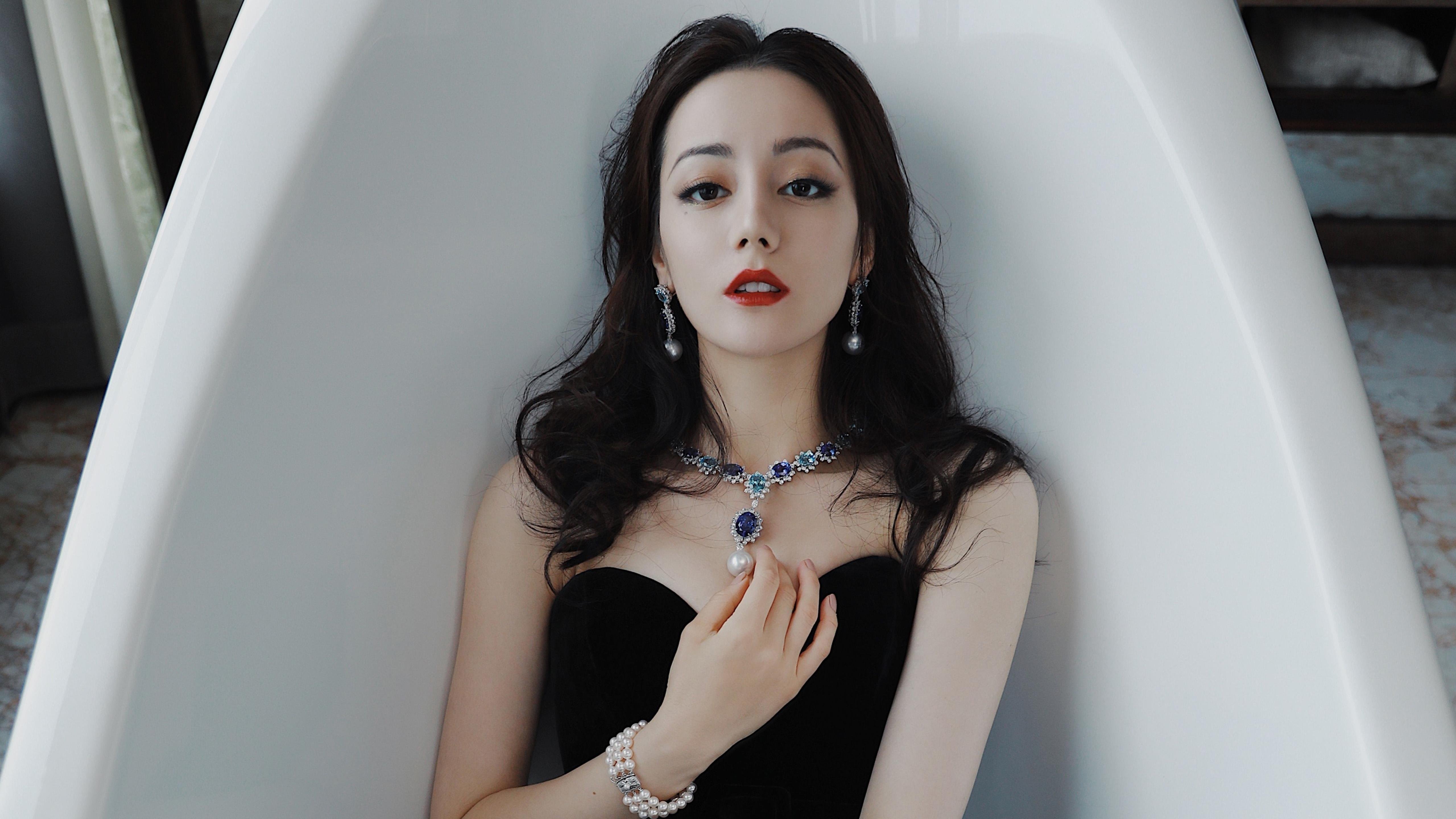 开云体育官网-钢铁与丝绸,当哥伦比亚的火力压制哲学,在英超孕育出凯塞多的夺冠齿轮