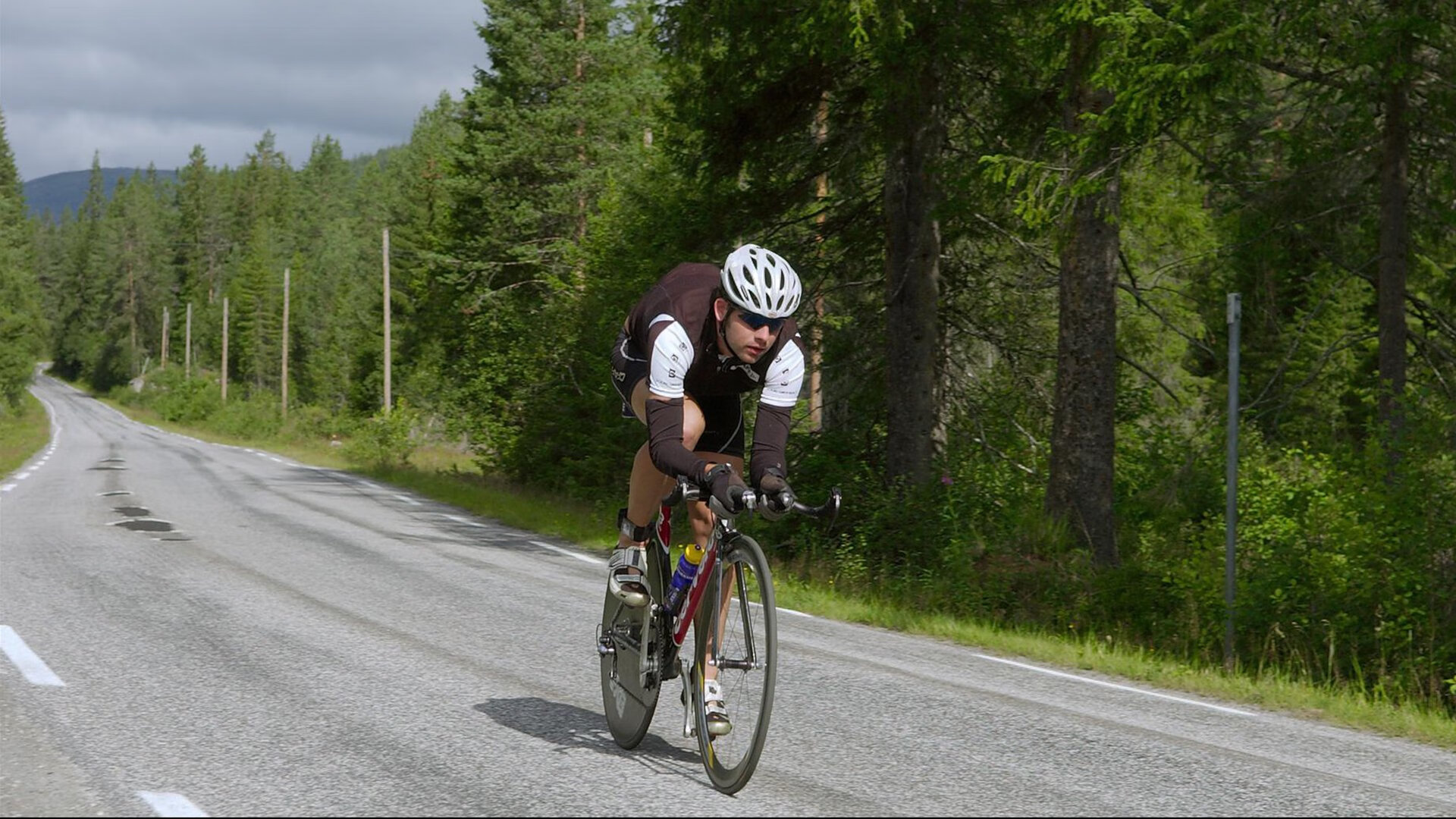 开云-揭密爵士窒息式防守,用军事级战术压制雄鹿,英格拉姆攻防一体统治全场